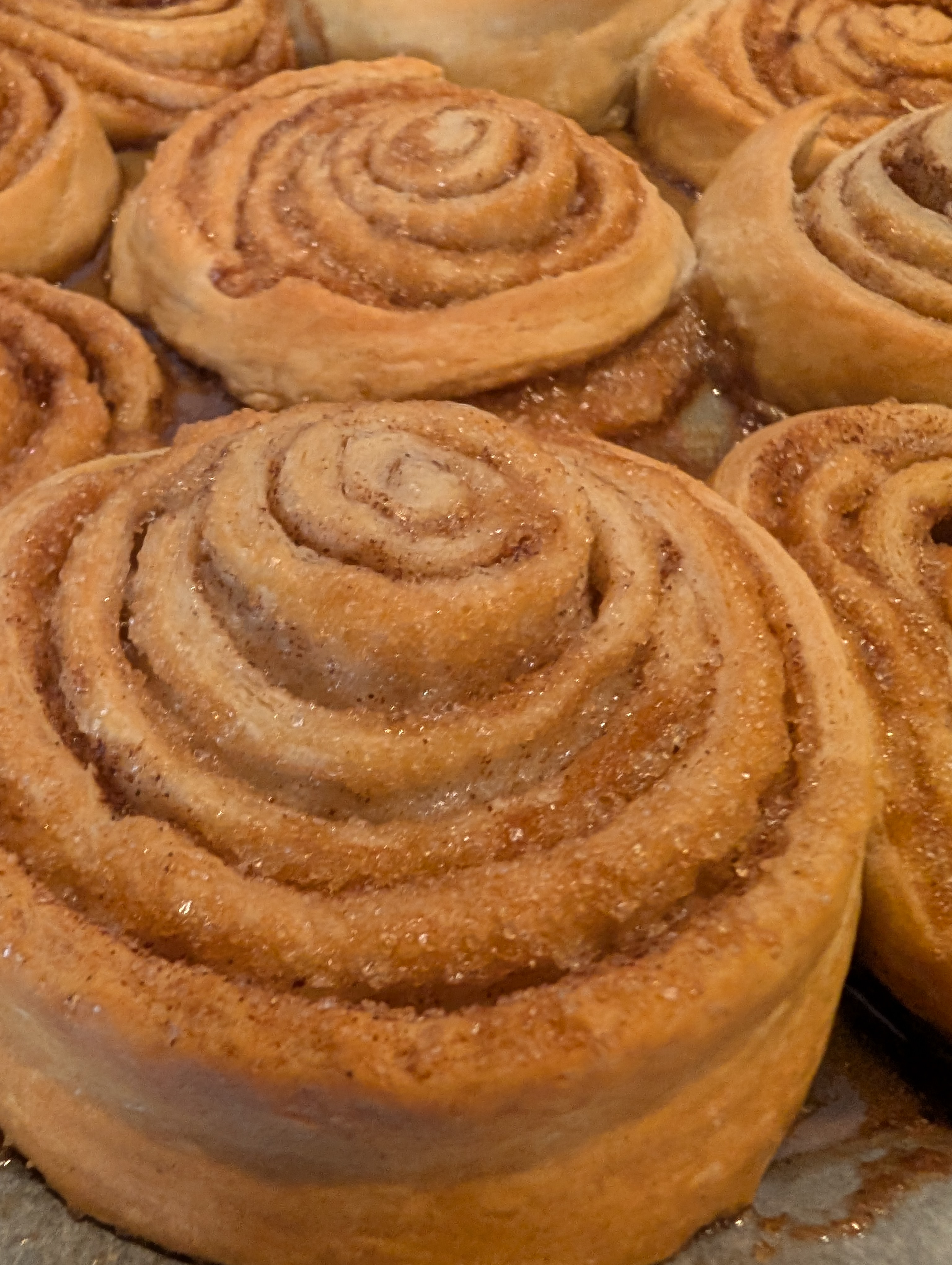 Zelf kaneelbroodjes maken (super zacht & makkelijk!)